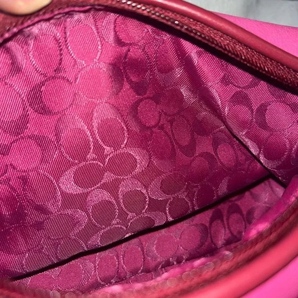 Mini Vintage Coach Leather Hand Bag - Picture 7 of 7